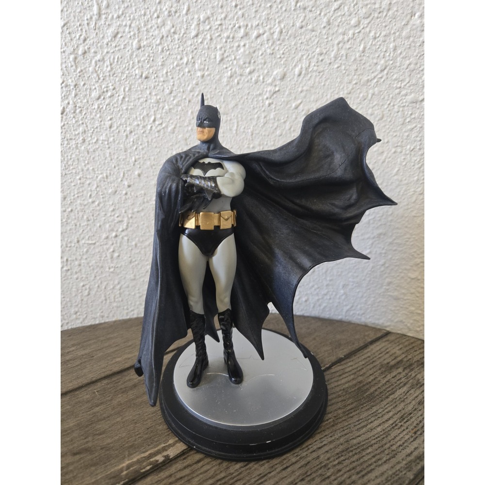 2010 Batman Dark Crusader Mini Statue  Numbered 1282/5000 DC Direct Comics READ